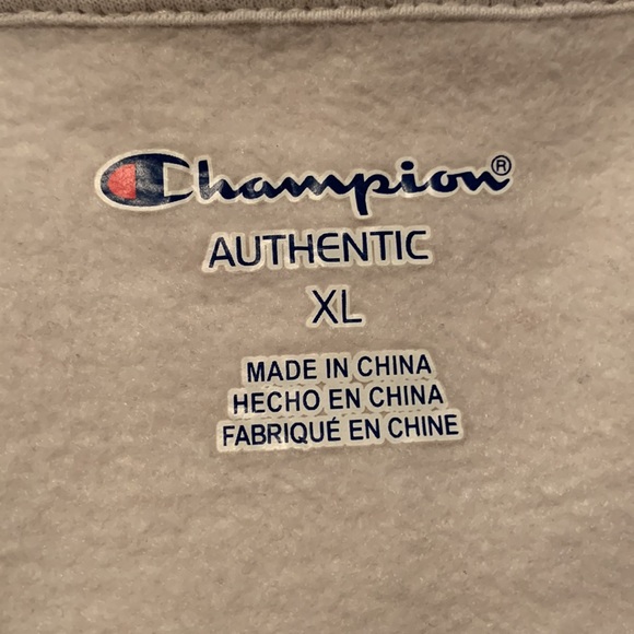 Champion crewneck size XL fits women size M/L - Picture 2 of 2